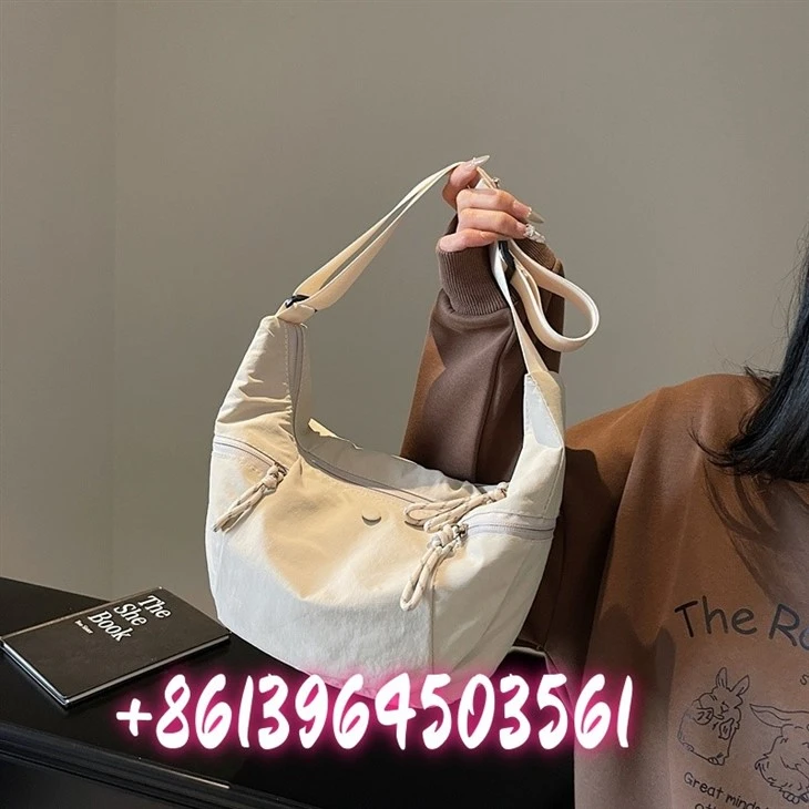 크로스 보데이 나일론 백