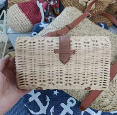 작은 등나무 손으로 짠 이브닝 백