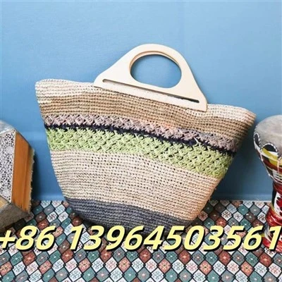 나무 손잡이가있는 Raffia 핸드백